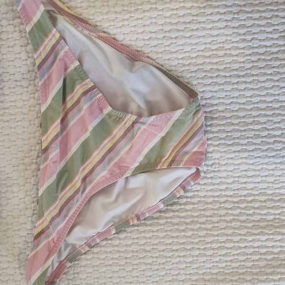 Victoria's Secret 'sunfaded pastel' 34D top and M bottom - Picture 3 of 5